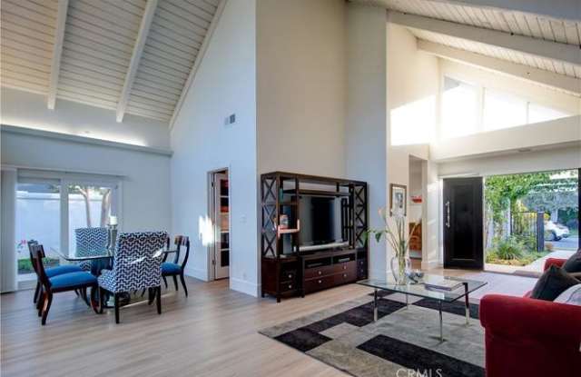 5011 Persimmon Lane Gallery 4