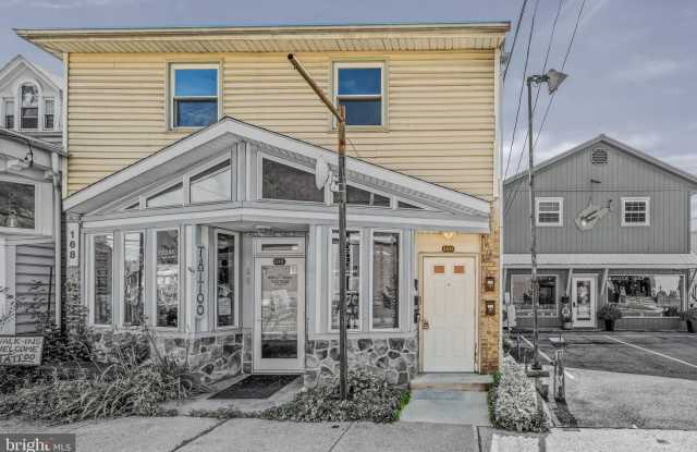 168 N WASHINGTON Street Gallery 2