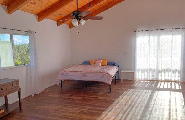 Beautiful Oceanfront 3 Bedroom Unit on Kaloli Point Gallery 4