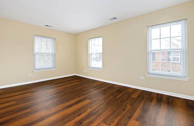 2850 Southampton Drive Gallery 3