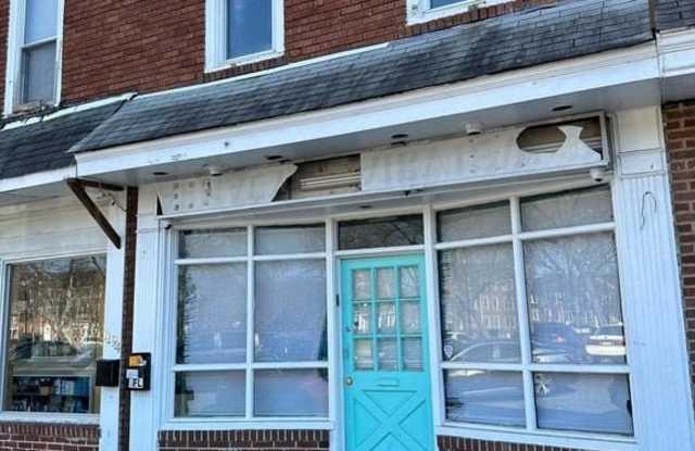 1192 YORKSHIP SQUARE Gallery 2