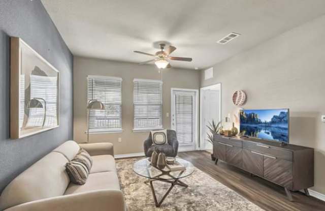 20335 Stone Oak Pkwy Gallery 1