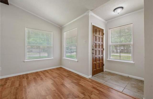 3100 Heatherwood Drive Gallery 3