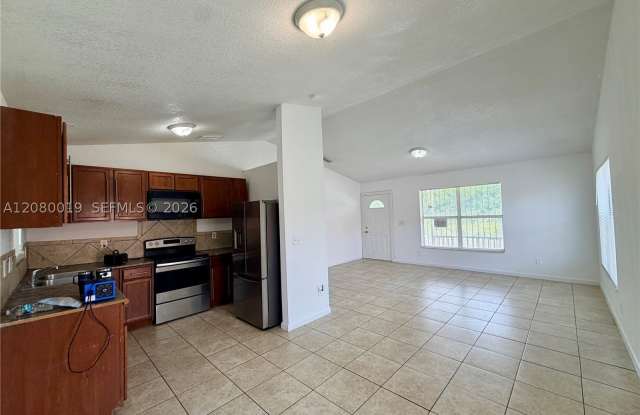 408 NW 12th St photos photos