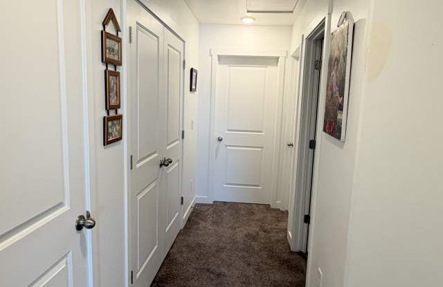 1733 East Eagle View Lane Gallery 3