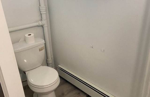 55 Oak St Gallery 2