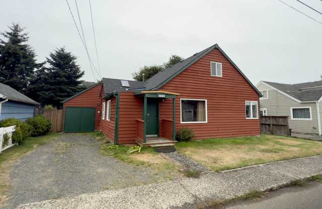 803 6th Ave, Seaside, OR 97138 Gallery 1