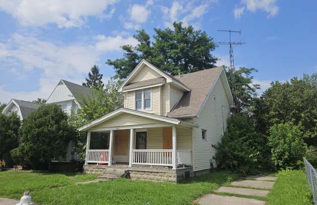 249 E Lake St Gallery 2
