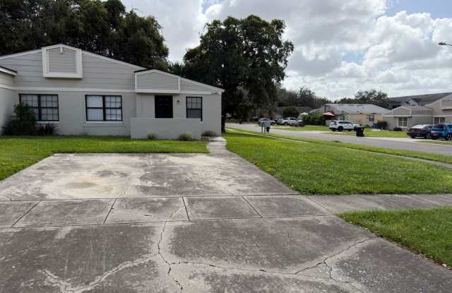 Charming 2 Bedroom Duplex Near UCF – Available Now! Gallery 1
