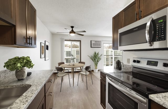 Lou Park Apartments Gallery 3
