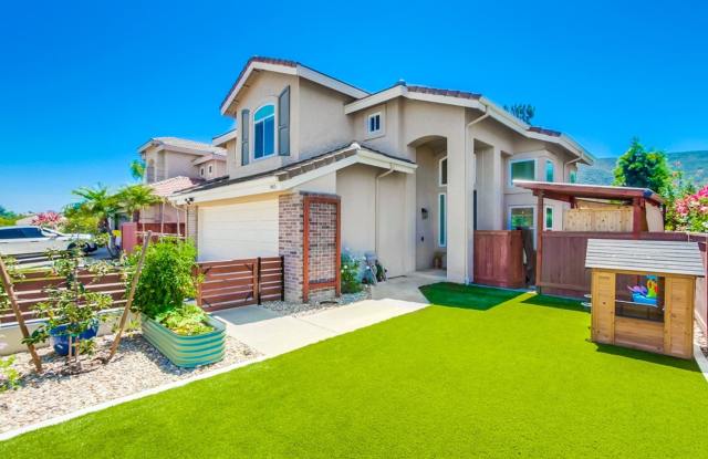 Discovery Hills Gem - 4 Bedroom Remodeled Home with Pool, Spa, Solar and Mountain Views - 945 Honeysuckle Drive, San Marcos, CA 92078
