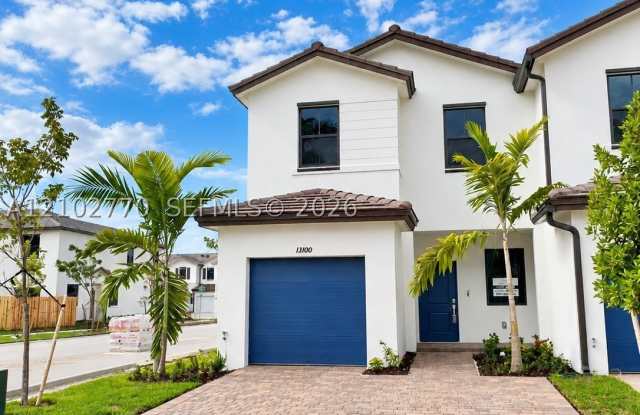 13100 SW 232nd Ter Gallery 1