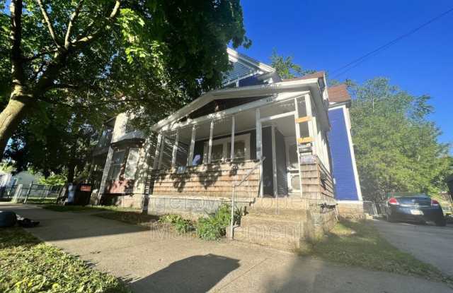 839 Alpine Ave NW photos photos