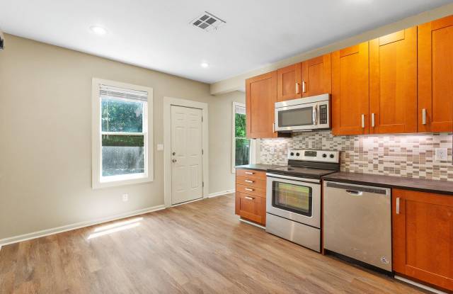 333 W Hutchison - Live, Work, Play! Gallery 2