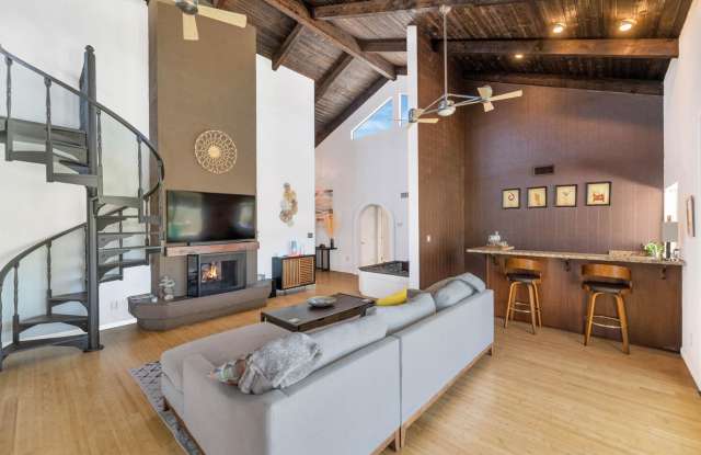 Rates Vary: $6,995 - $12,495 photos photos