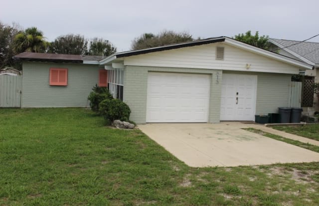 813 Ocean Ave - 813 Ocean Avenue, New Smyrna Beach, FL 32169