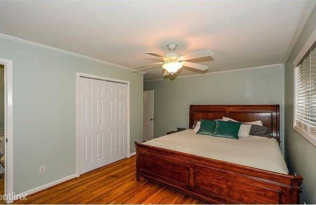 2563 Dering Ct NE Gallery 4