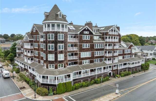 53 Conanicus Avenue - 53 Conanicus Avenue, Newport County, RI 02835 53 Conanicus Avenue - 53 Conanicus Avenue, Newport County, RI 02835