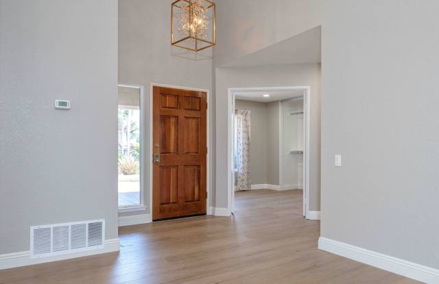 Move-In Ready Yorba Linda Home Featuring New Kitchen, Flooring & Primary Bath Gallery 4