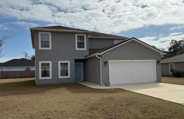 Large 5 Bedroom, 3 Bathroom Single Family Home photos photos