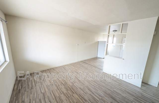 1010 Palomas Drive SE photos photos