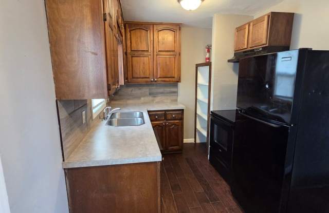 2118 S Greenway Blvd - 2 Bedroom, 1 Bathroom Home - $995 Gallery 1