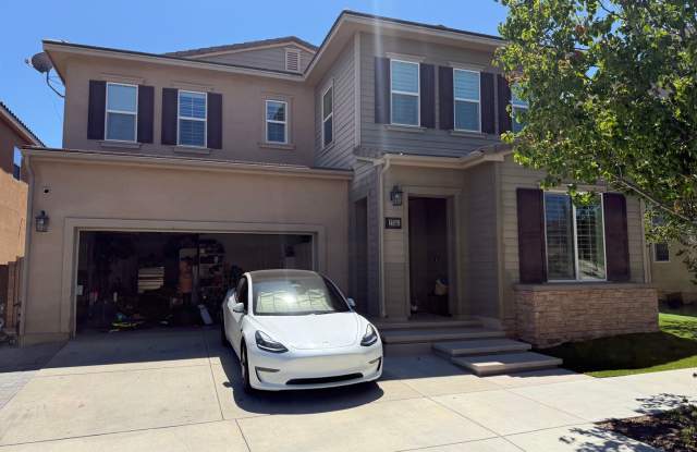 Home in Gated Five Knolls Community | 5 Bedrooms photos photos