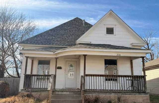 Freshly updated 2 bedroom, 1 bathroom home at 2216 Moffet in Joplin MO with Fenced in Yard AND DETATCHED GARAGE!! photos photos