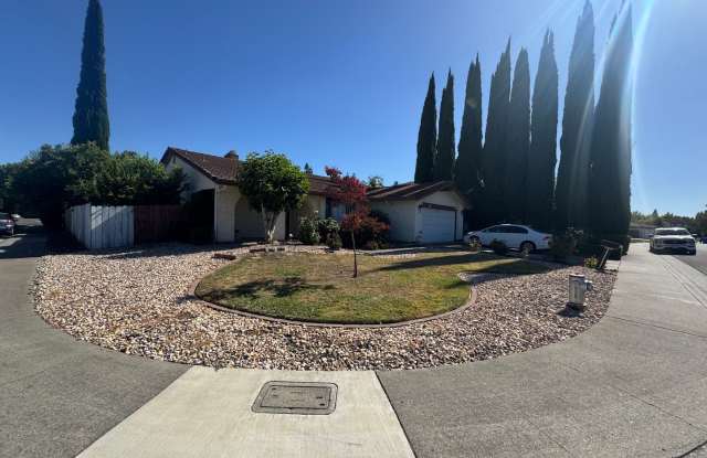 Beautiful single story home 3bedrooms, 2baths. located in Pocket area!! photos photos