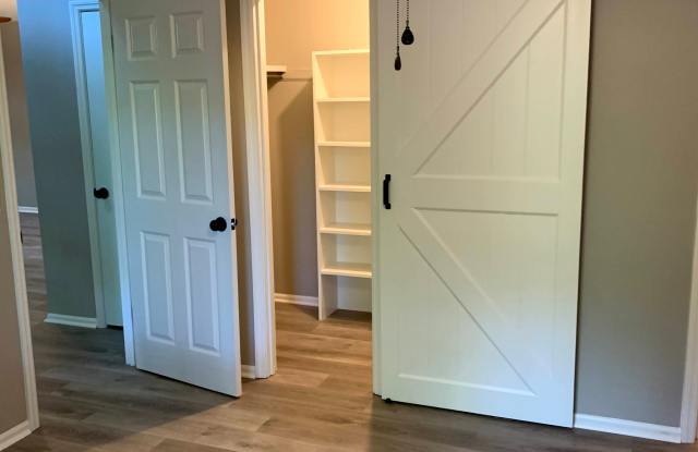 201 Palmetto Court Gallery 3