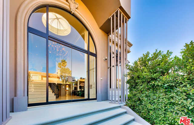 2463 ACHILLES Drive Gallery 2