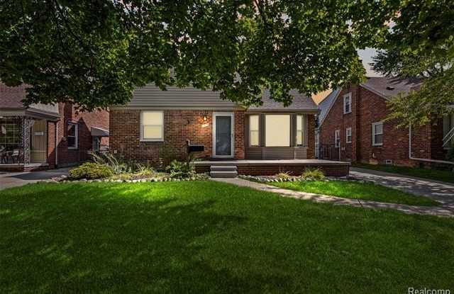 8478 Hazelton Street Gallery 1