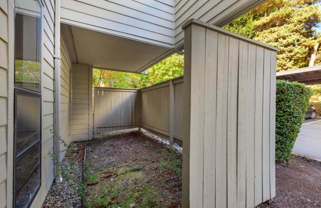 Great 2 bed 2 bath condo rental near downtown Redmond Gallery 4