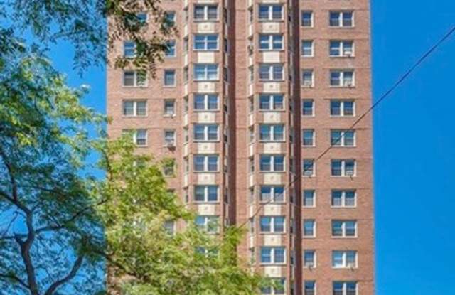 Exquisite 2-Bed, 2-Bath Luxury Condo in the Heart of Hyde Park! photos photos