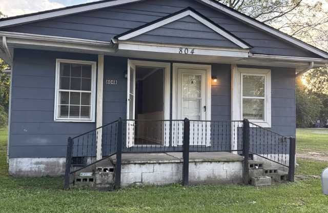 804 Midway St Gallery 1