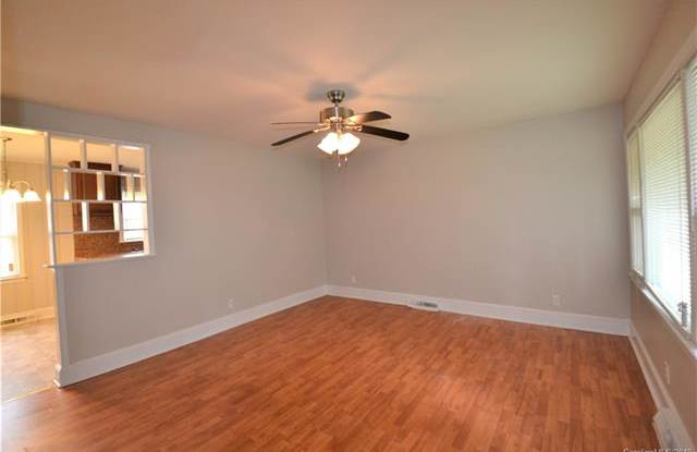 2815 Albany Lane Gallery 4