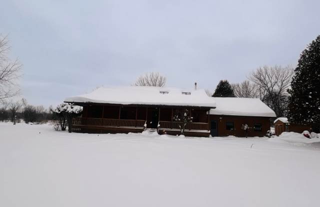 Charming Log Cabin Rental – 3 Bedroom / 2 Bath | Carthage School District photos photos