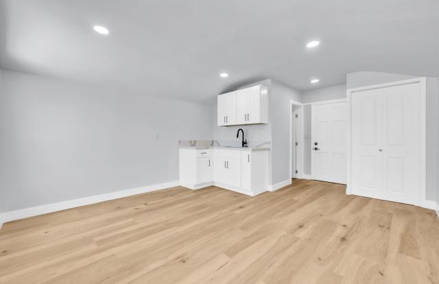 Newly Renovated Studio Home in the Heart of Downtown Fullerton with New Roof Gallery 4