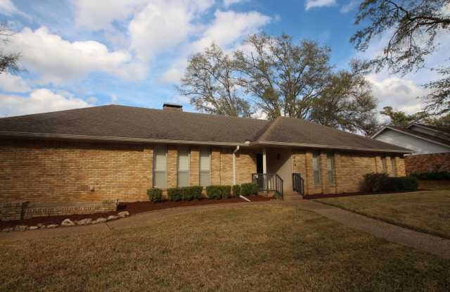 Available Now! Spacious 4 Bed/3 Bath Home in Tyler! Hot Tub! photos photos