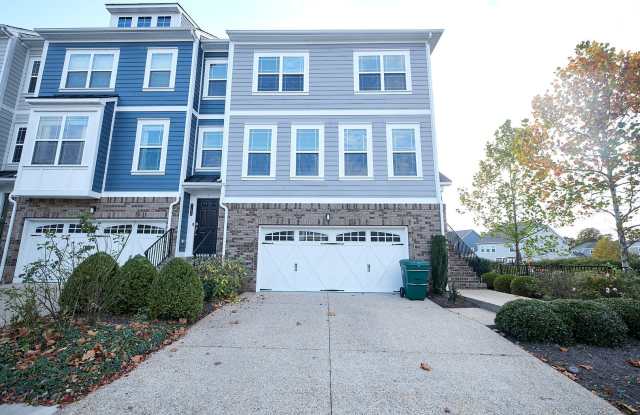 Tenants Pay for Gas/Water/Electricity/Internet. Gallery 3