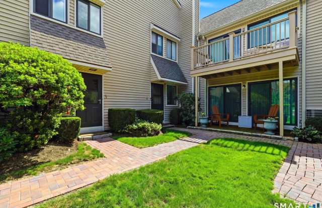 377 Glenbrook Road Gallery 1