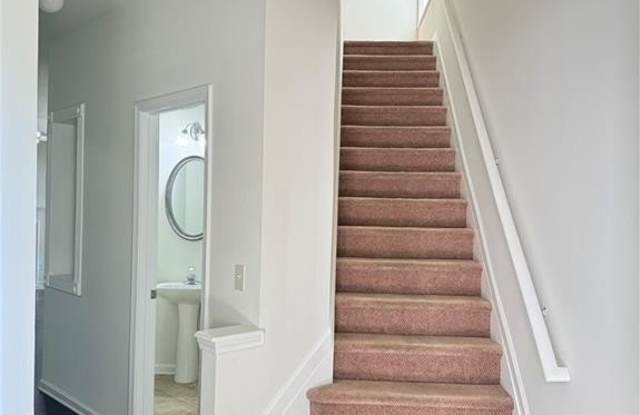 5925 Ellington Cove Gallery 2