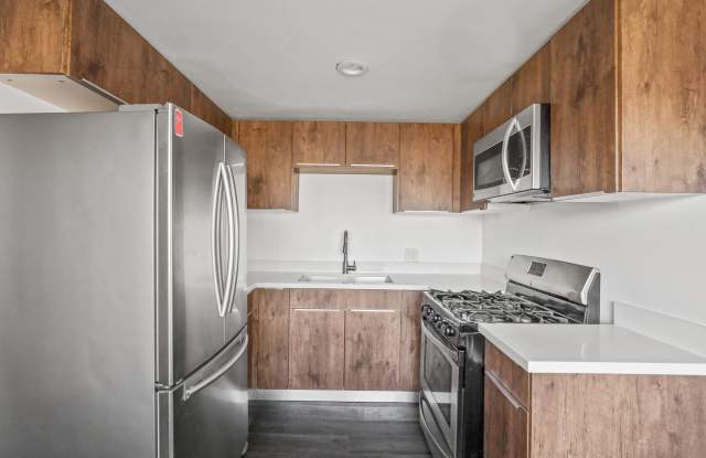 215 N Fickett Street Apartments Gallery 4