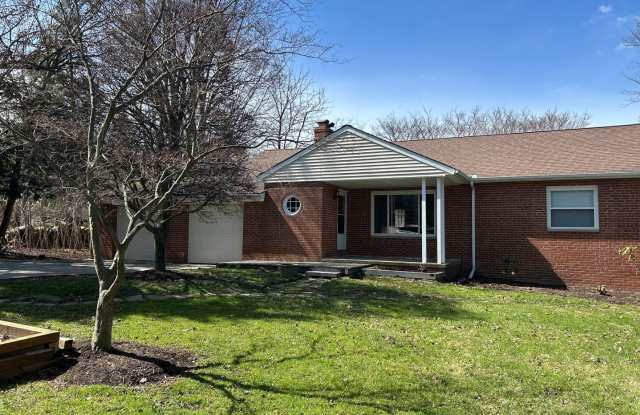 Brick Ranch for Rent in Highland  HTS close to the freeway photos photos