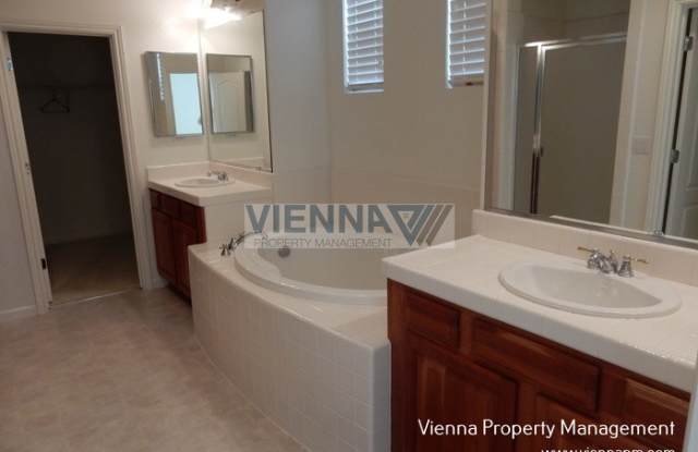3405 Kensington Court Gallery 4