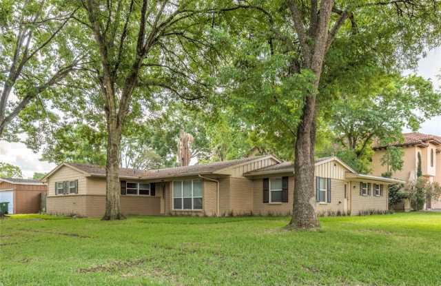 5159 Beechnut Street Gallery 4