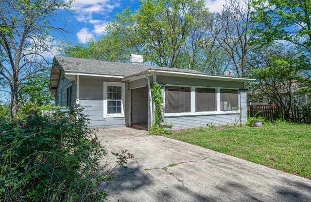 COMING SOON! 3 bedroom 2 bathroom for rent. Gallery 3