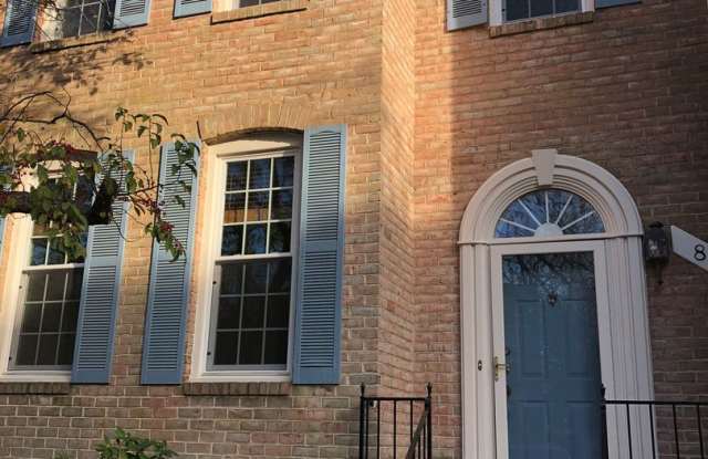 Spacious Townhome, Great Location! photos photos