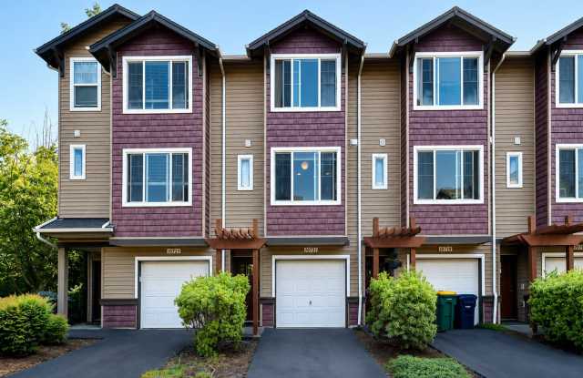 Hillsboro 2 Bedroom Townhouse with Stainless Steel Kitchen, Gas Range, Attached Garage & Private Balcony photos photos