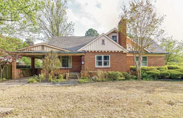 1205 West Oak Avenue - 1205 West Oak Avenue, Jonesboro, AR 72401